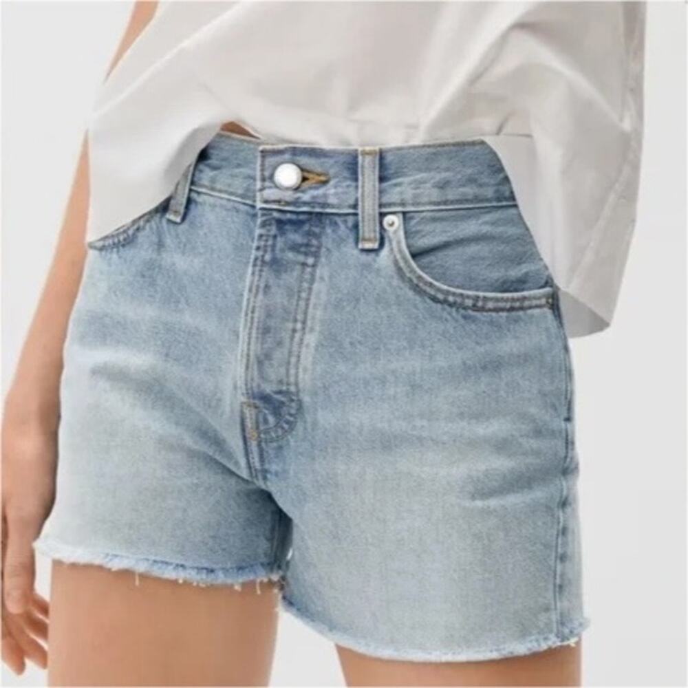 EVERLANE The Relaxed 90s Cutoff Short in Vintage Sunbleached Blue Size 24